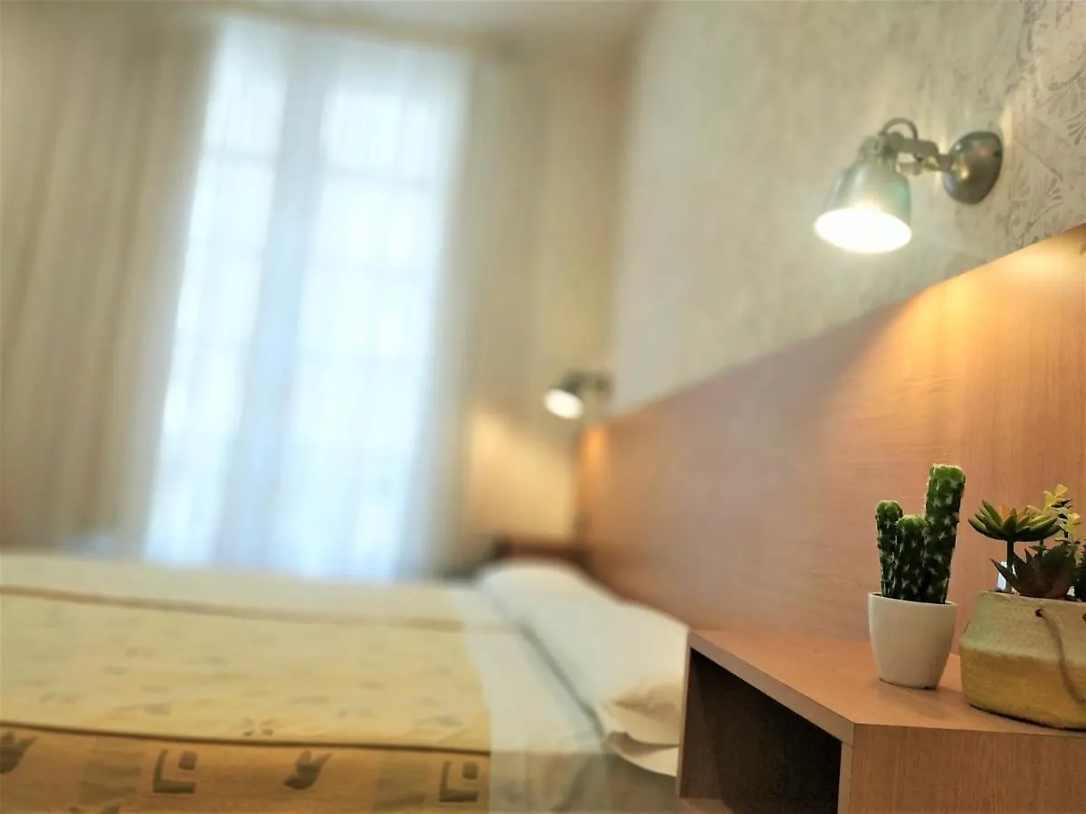 Roquefer Bilbao Central Rooms